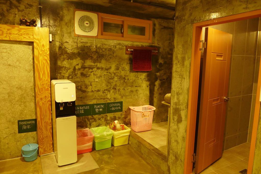 Bong Backpackers Hostel *