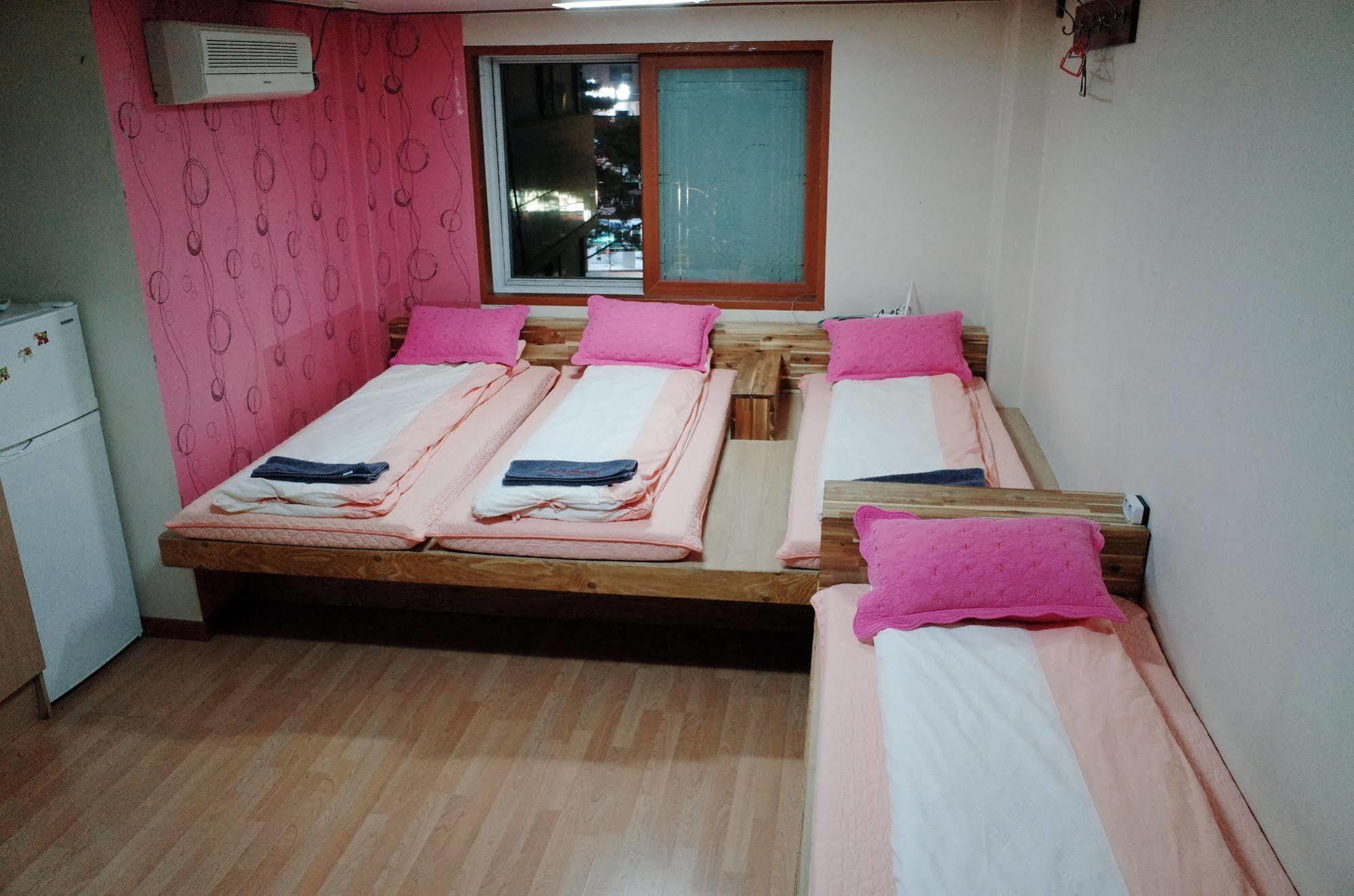 Hostel Bong Backpackers Seoul
