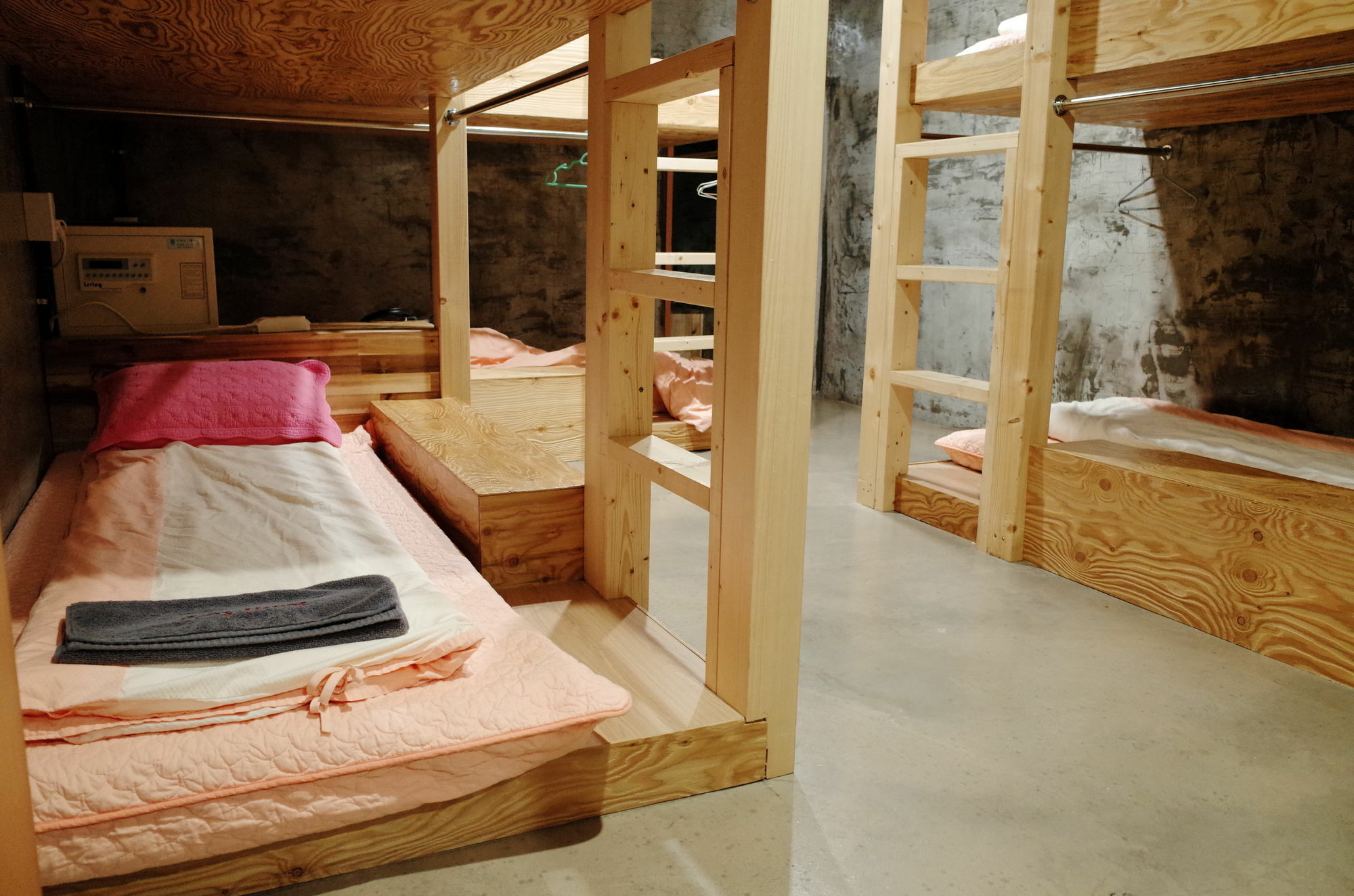 Bong Backpackers Hostel *