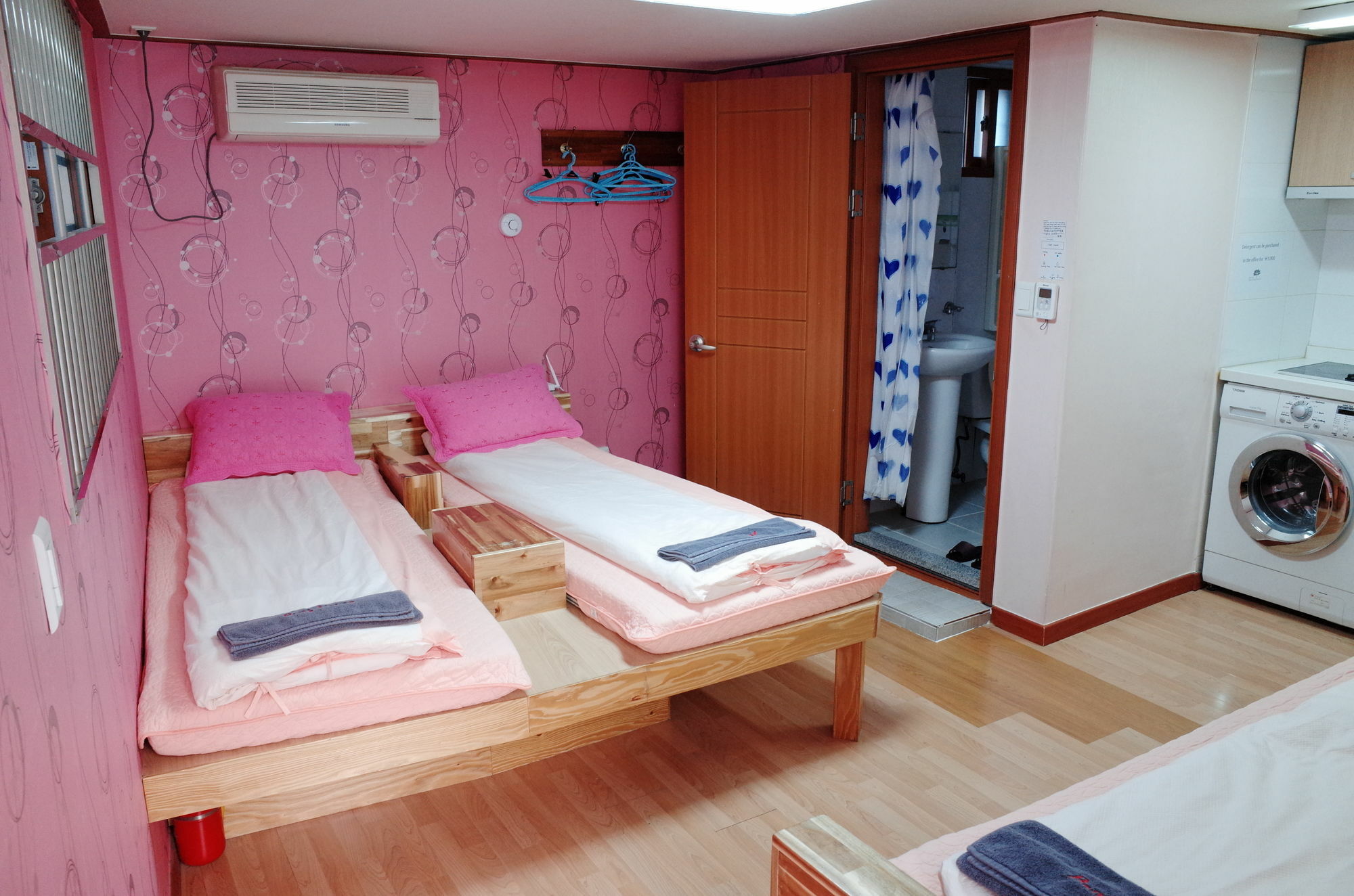 Bong Backpackers Hostel